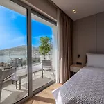 Hotell Teuta 4*