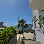 Hotell Teuta 4*