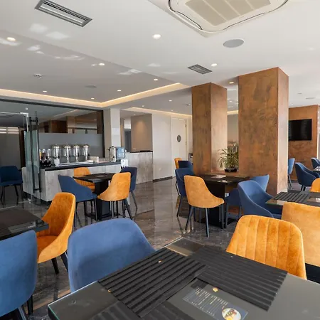 Hotel Teuta 4*