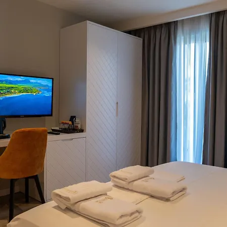 Hotel Teuta 4*