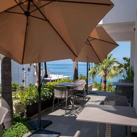 Hotel Teuta 4*